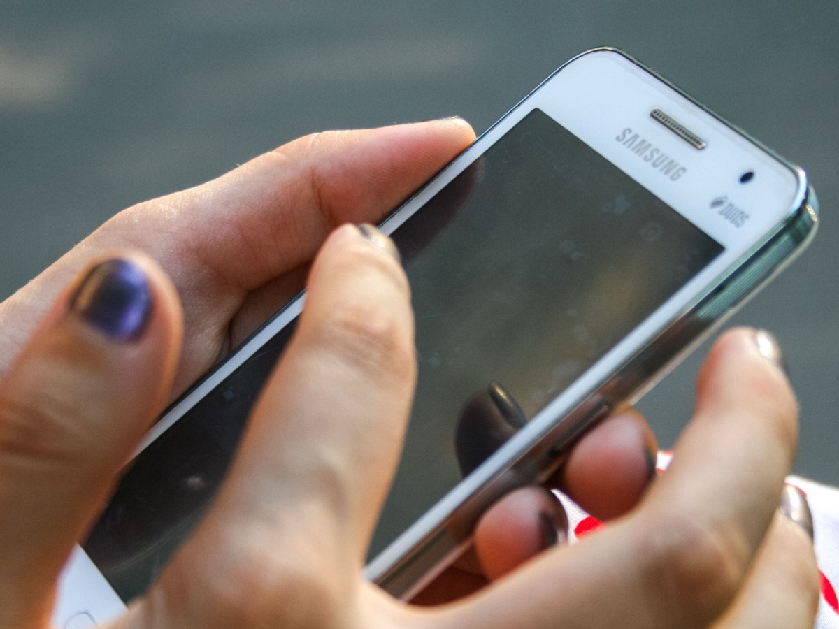 Federal Government is ‘very seriously’ considering youth social media&nbsp;ban
